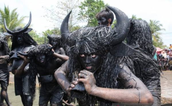 Macam Tradisi Unik yang ada di indonesia